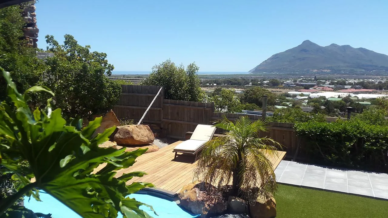 African Violet Guest Suites Noordhoek