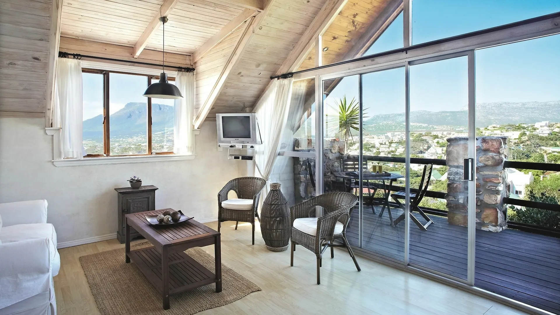 African Violet Guest Suites Noordhoek