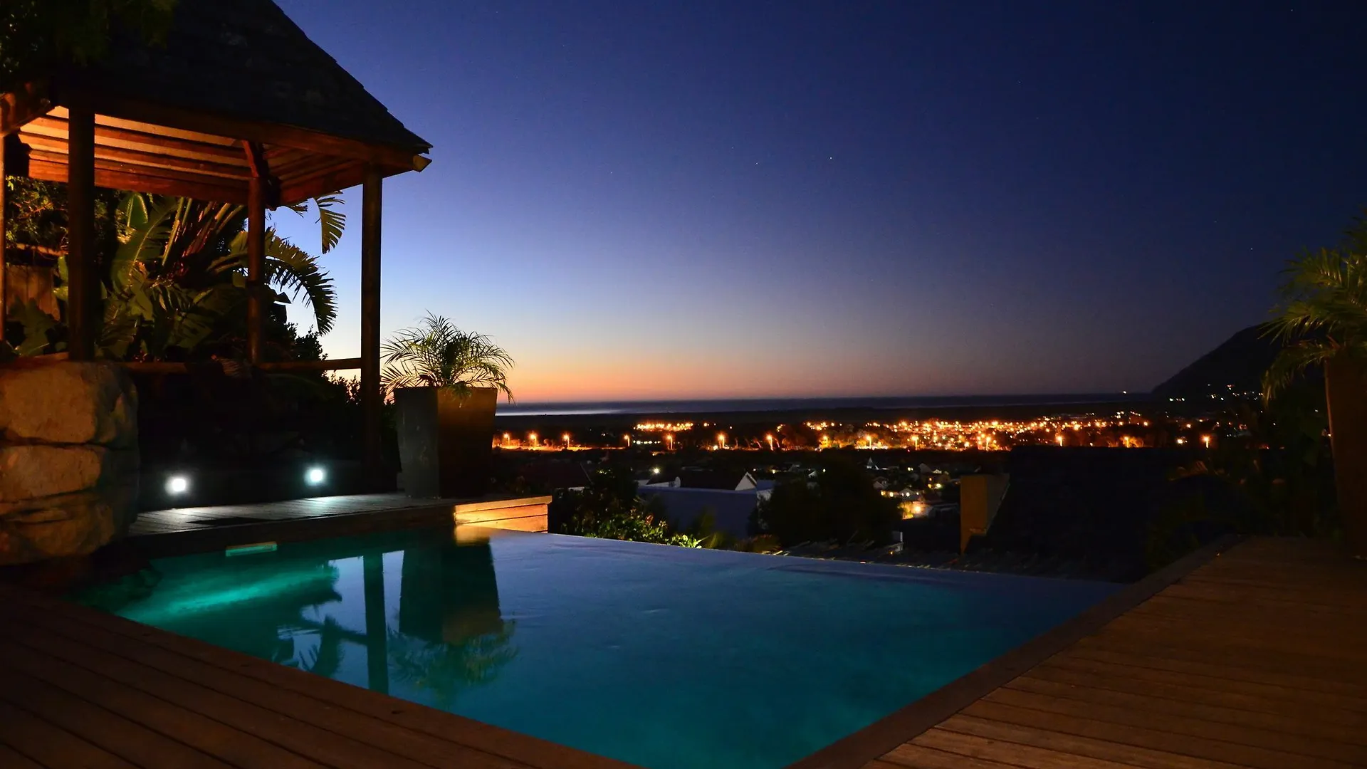 African Violet Guest Suites Noordhoek